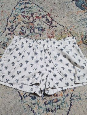 a new day White High Waist Printed Pull-On Shorts with Navy Motif